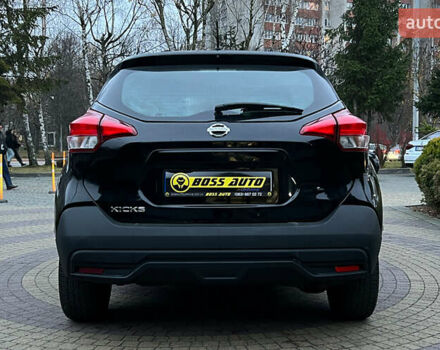 Черный Ниссан Kicks, объемом двигателя 1.6 л и пробегом 96 тыс. км за 13850 $, фото 5 на Automoto.ua