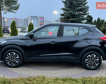 Черный Ниссан Kicks, объемом двигателя 1.6 л и пробегом 96 тыс. км за 13850 $, фото 3 на Automoto.ua