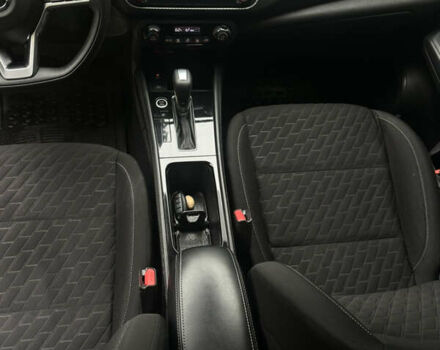 Черный Ниссан Kicks, объемом двигателя 1.6 л и пробегом 156 тыс. км за 15300 $, фото 13 на Automoto.ua