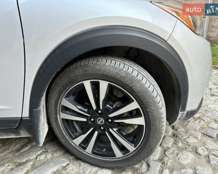 Серый Ниссан Kicks, объемом двигателя 1.6 л и пробегом 45 тыс. км за 16000 $, фото 10 на Automoto.ua