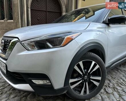 Серый Ниссан Kicks, объемом двигателя 1.6 л и пробегом 45 тыс. км за 16000 $, фото 2 на Automoto.ua