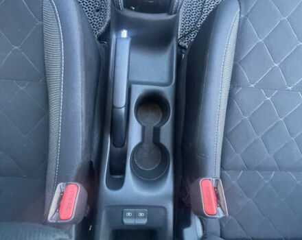 Серый Ниссан Kicks, объемом двигателя 1.6 л и пробегом 74 тыс. км за 15500 $, фото 58 на Automoto.ua