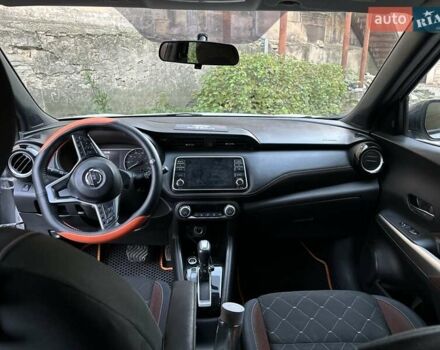 Серый Ниссан Kicks, объемом двигателя 1.6 л и пробегом 45 тыс. км за 16000 $, фото 12 на Automoto.ua