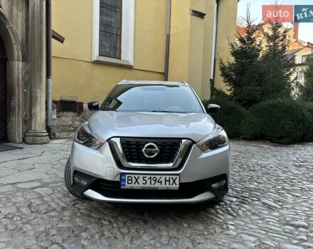 Серый Ниссан Kicks, объемом двигателя 1.6 л и пробегом 45 тыс. км за 16000 $, фото 1 на Automoto.ua
