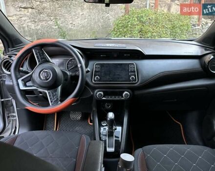 Серый Ниссан Kicks, объемом двигателя 1.6 л и пробегом 45 тыс. км за 16000 $, фото 14 на Automoto.ua