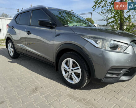 Серый Ниссан Kicks, объемом двигателя 1.6 л и пробегом 72 тыс. км за 14300 $, фото 3 на Automoto.ua