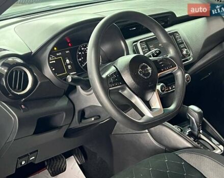 Серый Ниссан Kicks, объемом двигателя 1.6 л и пробегом 138 тыс. км за 13899 $, фото 9 на Automoto.ua