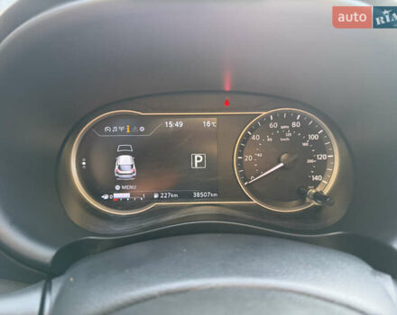 Серый Ниссан Kicks, объемом двигателя 1.6 л и пробегом 38 тыс. км за 14000 $, фото 7 на Automoto.ua