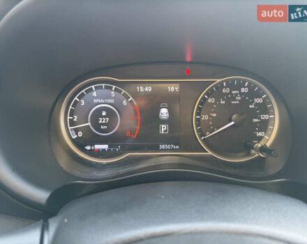 Серый Ниссан Kicks, объемом двигателя 1.6 л и пробегом 38 тыс. км за 14000 $, фото 8 на Automoto.ua