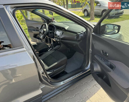 Серый Ниссан Kicks, объемом двигателя 1.6 л и пробегом 72 тыс. км за 14300 $, фото 20 на Automoto.ua