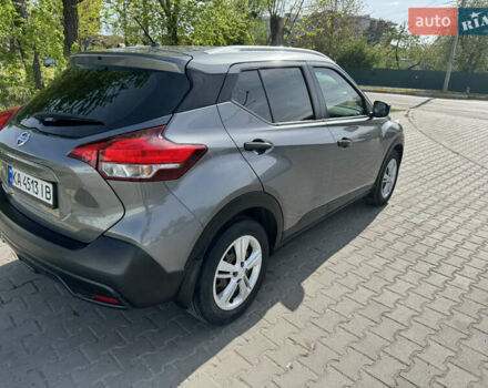 Серый Ниссан Kicks, объемом двигателя 1.6 л и пробегом 72 тыс. км за 14300 $, фото 6 на Automoto.ua