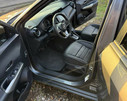 Серый Ниссан Kicks, объемом двигателя 1.6 л и пробегом 38 тыс. км за 14000 $, фото 17 на Automoto.ua