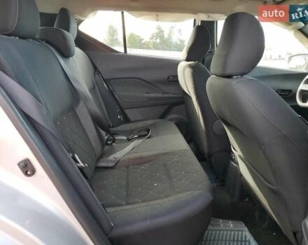 Серый Ниссан Kicks, объемом двигателя 1.6 л и пробегом 81 тыс. км за 3000 $, фото 10 на Automoto.ua