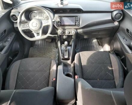 Серый Ниссан Kicks, объемом двигателя 1.6 л и пробегом 81 тыс. км за 3000 $, фото 7 на Automoto.ua