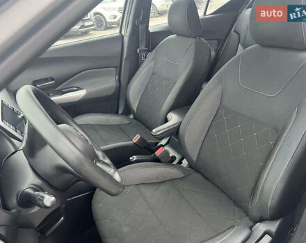 Серый Ниссан Kicks, объемом двигателя 1.6 л и пробегом 85 тыс. км за 14590 $, фото 19 на Automoto.ua