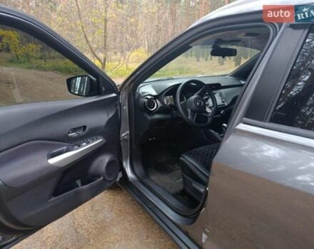 Серый Ниссан Kicks, объемом двигателя 1.6 л и пробегом 110 тыс. км за 14300 $, фото 3 на Automoto.ua