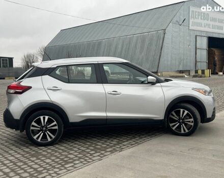 Серый Ниссан Kicks, объемом двигателя 1.6 л и пробегом 85 тыс. км за 14590 $, фото 11 на Automoto.ua