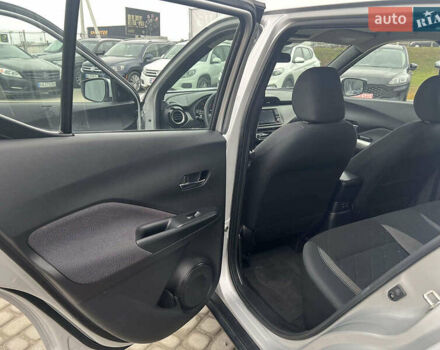 Серый Ниссан Kicks, объемом двигателя 1.6 л и пробегом 85 тыс. км за 14590 $, фото 28 на Automoto.ua