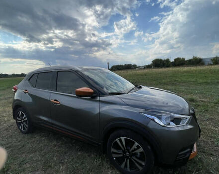 Серый Ниссан Kicks, объемом двигателя 1.6 л и пробегом 90 тыс. км за 15500 $, фото 4 на Automoto.ua