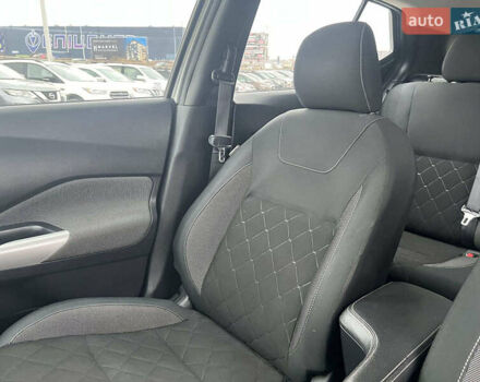 Серый Ниссан Kicks, объемом двигателя 1.6 л и пробегом 85 тыс. км за 14590 $, фото 20 на Automoto.ua