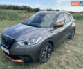 Серый Ниссан Kicks, объемом двигателя 1.6 л и пробегом 90 тыс. км за 15500 $, фото 2 на Automoto.ua