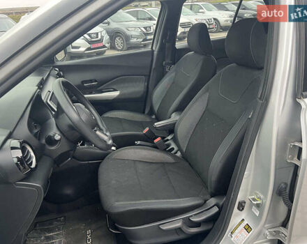 Серый Ниссан Kicks, объемом двигателя 1.6 л и пробегом 85 тыс. км за 14590 $, фото 18 на Automoto.ua