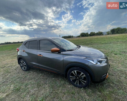 Серый Ниссан Kicks, объемом двигателя 1.6 л и пробегом 90 тыс. км за 15500 $, фото 5 на Automoto.ua