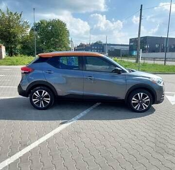 Серый Ниссан Kicks, объемом двигателя 1.6 л и пробегом 33 тыс. км за 14499 $, фото 6 на Automoto.ua