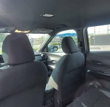 Серый Ниссан Kicks, объемом двигателя 1.6 л и пробегом 33 тыс. км за 14499 $, фото 25 на Automoto.ua