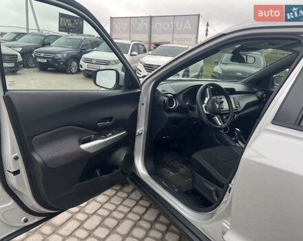 Серый Ниссан Kicks, объемом двигателя 1.6 л и пробегом 85 тыс. км за 14590 $, фото 17 на Automoto.ua