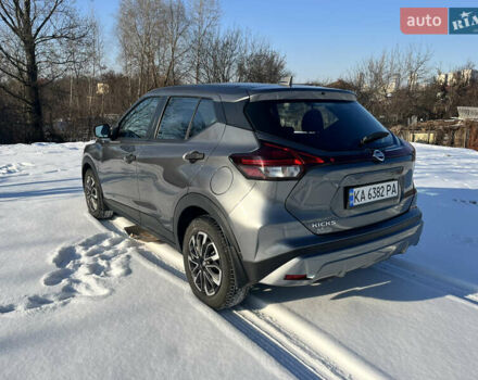 Серый Ниссан Kicks, объемом двигателя 1.6 л и пробегом 31 тыс. км за 15200 $, фото 4 на Automoto.ua