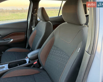 Серый Ниссан Kicks, объемом двигателя 1.6 л и пробегом 60 тыс. км за 16555 $, фото 37 на Automoto.ua