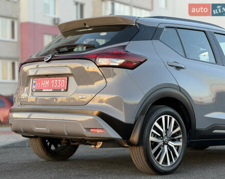 Серый Ниссан Kicks, объемом двигателя 1.6 л и пробегом 60 тыс. км за 16555 $, фото 13 на Automoto.ua