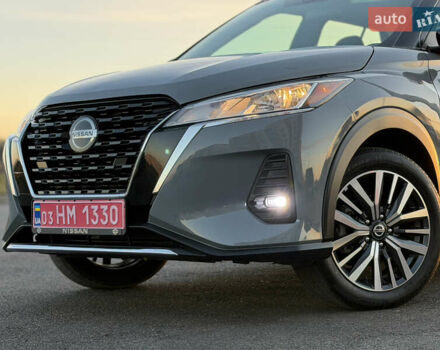 Серый Ниссан Kicks, объемом двигателя 1.6 л и пробегом 60 тыс. км за 16555 $, фото 4 на Automoto.ua