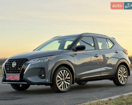 Серый Ниссан Kicks, объемом двигателя 1.6 л и пробегом 60 тыс. км за 16555 $, фото 24 на Automoto.ua