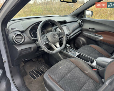 Серый Ниссан Kicks, объемом двигателя 1.6 л и пробегом 122 тыс. км за 12100 $, фото 9 на Automoto.ua