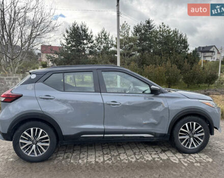 Серый Ниссан Kicks, объемом двигателя 1.6 л и пробегом 122 тыс. км за 12100 $, фото 7 на Automoto.ua