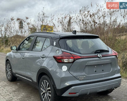 Серый Ниссан Kicks, объемом двигателя 1.6 л и пробегом 122 тыс. км за 12100 $, фото 4 на Automoto.ua