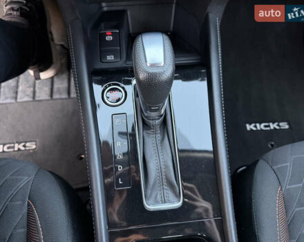 Серый Ниссан Kicks, объемом двигателя 1.6 л и пробегом 60 тыс. км за 16555 $, фото 49 на Automoto.ua