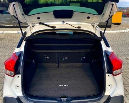 Белый Ниссан Kix, объемом двигателя 1.6 л и пробегом 74 тыс. км за 15400 $, фото 6 на Automoto.ua