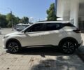 Белый Ниссан Kix, объемом двигателя 1.6 л и пробегом 53 тыс. км за 16500 $, фото 5 на Automoto.ua