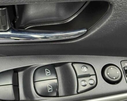 Чорний Ніссан Kix, об'ємом двигуна 1.6 л та пробігом 108 тис. км за 16999 $, фото 13 на Automoto.ua