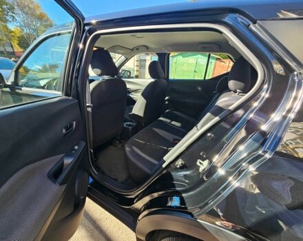 Черный Ниссан Kix, объемом двигателя 1.6 л и пробегом 22 тыс. км за 12000 $, фото 6 на Automoto.ua