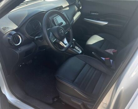 Серый Ниссан Kix, объемом двигателя 1.6 л и пробегом 95 тыс. км за 15000 $, фото 6 на Automoto.ua