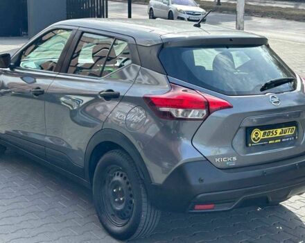 Серый Ниссан Kix, объемом двигателя 1.6 л и пробегом 150 тыс. км за 14900 $, фото 3 на Automoto.ua