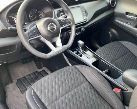 Серый Ниссан Kix, объемом двигателя 1.6 л и пробегом 60 тыс. км за 15200 $, фото 3 на Automoto.ua