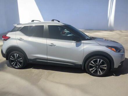 Серый Ниссан Kix, объемом двигателя 1.6 л и пробегом 95 тыс. км за 15000 $, фото 1 на Automoto.ua