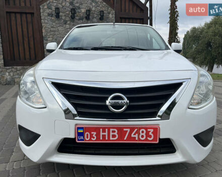 Белый Ниссан Latio, объемом двигателя 1.2 л и пробегом 68 тыс. км за 7500 $, фото 3 на Automoto.ua