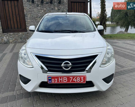 Белый Ниссан Latio, объемом двигателя 1.2 л и пробегом 68 тыс. км за 7500 $, фото 2 на Automoto.ua