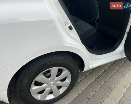 Белый Ниссан Latio, объемом двигателя 1.2 л и пробегом 68 тыс. км за 7500 $, фото 48 на Automoto.ua